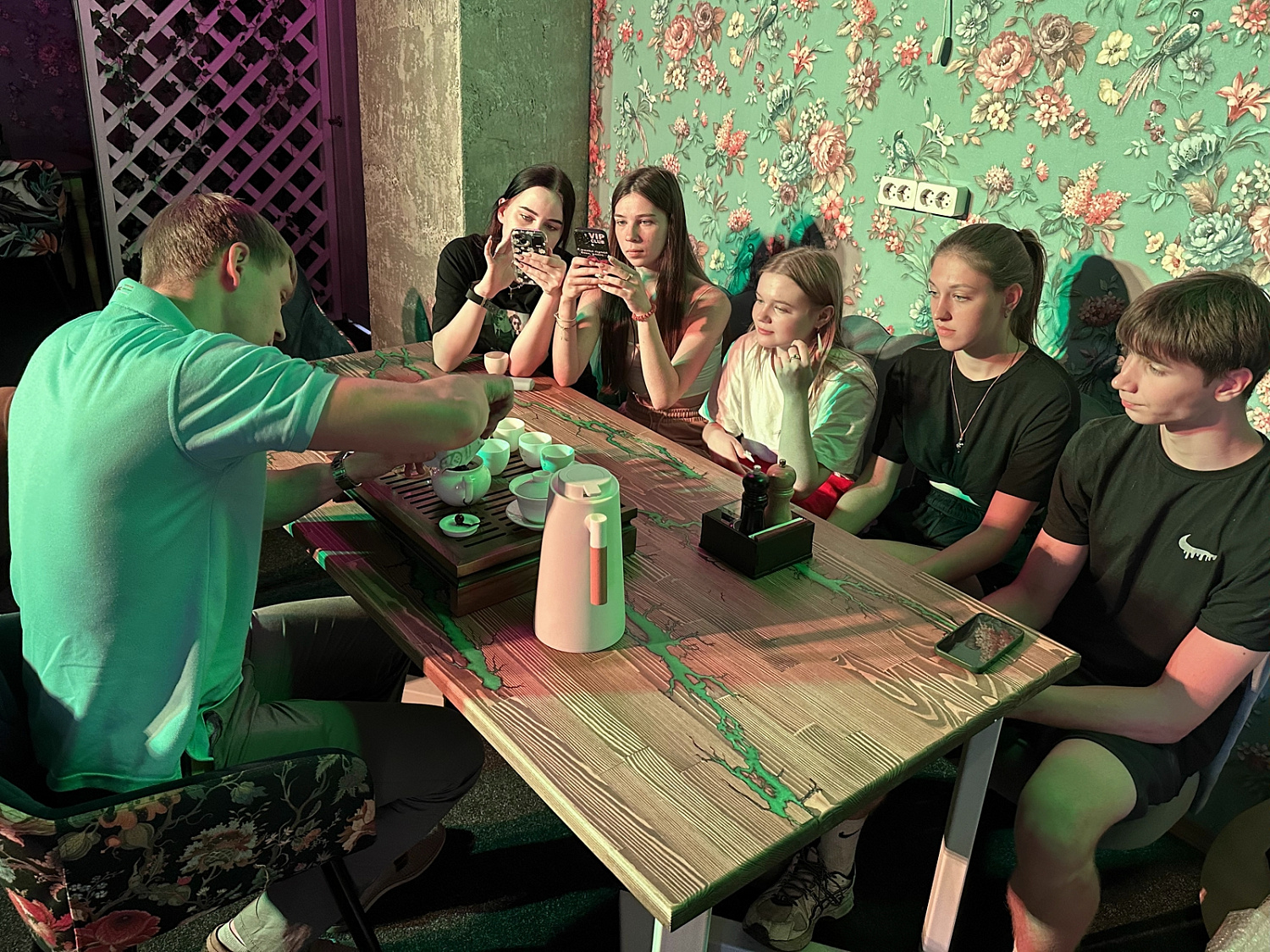 Чайная церемония в Ельце: "Чайная линия" и ресторан "Есенин" дарят вам новое вкусовое путешествие