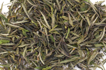 Белый чай Е сяо бай мудань (Малые дикие белые почки из Даганя)