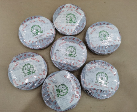 Чёрный чай (хэйча) - Любао 1995 года "Три журавля" марки "Сань Хэ" 250 гр, 