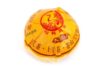 Прессованный шу пуэр - Шу пуэр 2018 г. «Золотая нить» марки «Сосна и журавль» завода «Сягуань» гнездо 100 г, 
